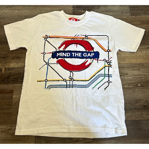 GWCC Other - GWCC Men's White Mind the Gap London Graphic Logo Crew Neck Tee Shirt M